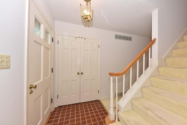 7758 N Berwyn AVENUE, Glendale, WI 53209