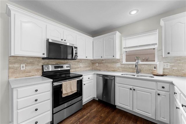 3217 S Elizabeth Avenue S, Independence, MO 64057