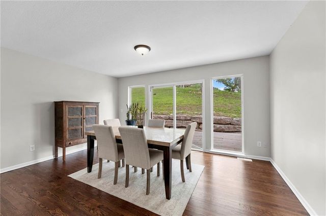 3217 S Elizabeth Avenue S, Independence, MO 64057