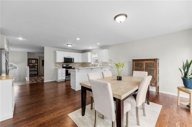 3217 S Elizabeth Avenue S, Independence, MO 64057