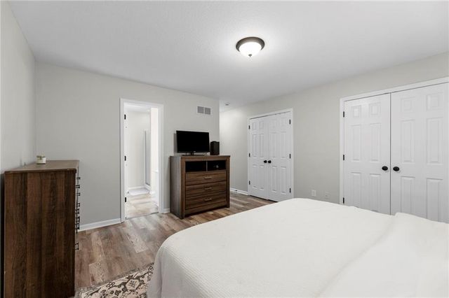 3217 S Elizabeth Avenue S, Independence, MO 64057