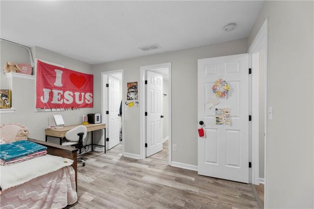 3217 S Elizabeth Avenue S, Independence, MO 64057