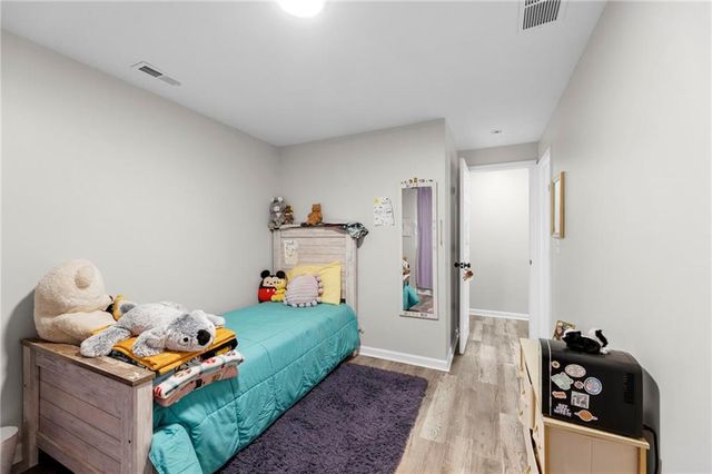 3217 S Elizabeth Avenue S, Independence, MO 64057
