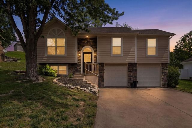 3217 S Elizabeth Avenue S, Independence, MO 64057