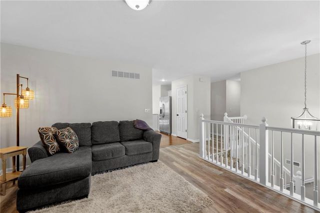 3217 S Elizabeth Avenue S, Independence, MO 64057