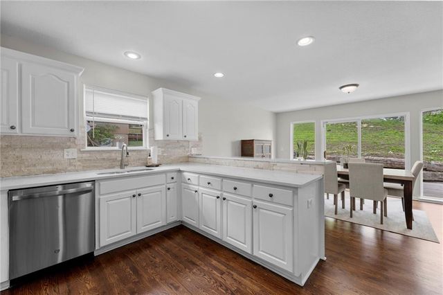 3217 S Elizabeth Avenue S, Independence, MO 64057