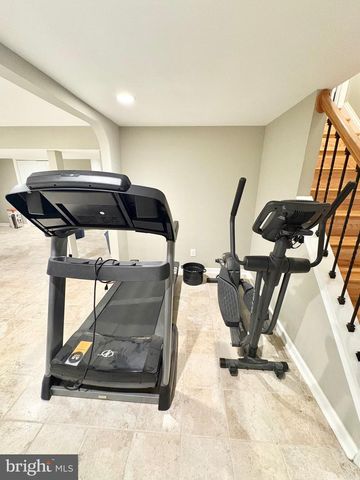 5218 KENSTAN DR, Temple Hills, MD 20748