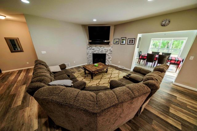 314 Glen Becker Trail, Wisconsin Dells, WI 53965