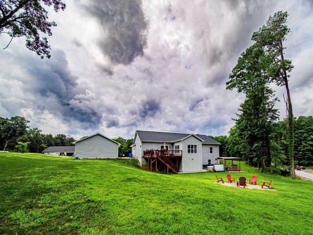 314 Glen Becker Trail, Wisconsin Dells, WI 53965