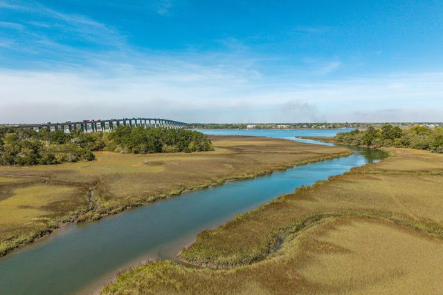 241 Etiwan Pointe Drive Unit 117-1, Mount Pleasant, SC 29464