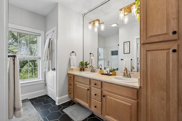 241 Etiwan Pointe Drive Unit 117-1, Mount Pleasant, SC 29464