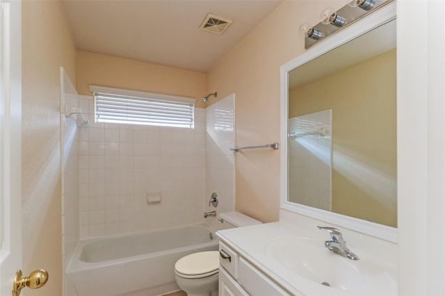 32323 Summer Park Lane, Conroe, TX 77385