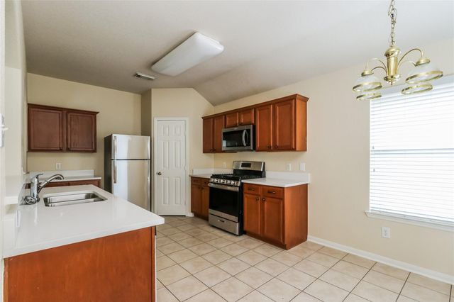 32323 Summer Park Lane, Conroe, TX 77385