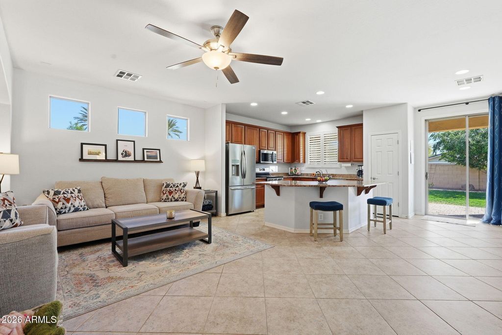 3218 N DESERT HORIZONS Lane, Casa Grande, AZ 85122 — photo 2