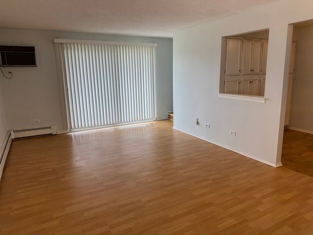 291 Gregory Street 12, Aurora, IL 60504