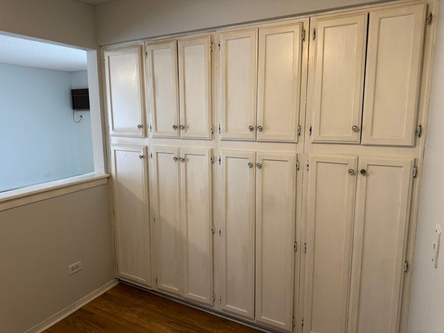 291 Gregory Street 12, Aurora, IL 60504
