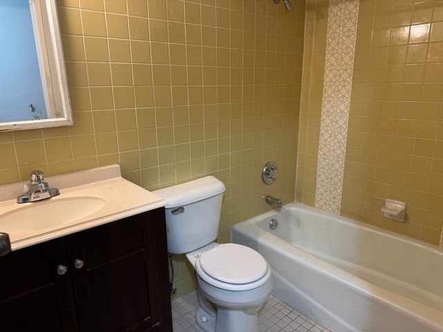 291 Gregory Street 12, Aurora, IL 60504
