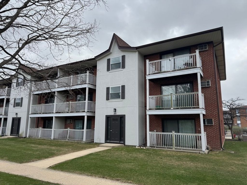 291 Gregory Street 12, Aurora, IL 60504