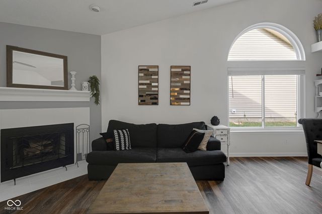 1015 E Killian Drive, Mooresville, IN 46158