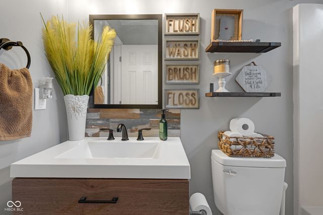 1015 E Killian Drive, Mooresville, IN 46158