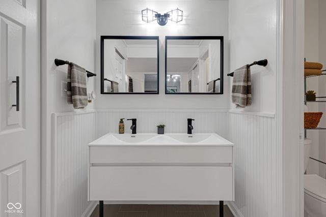 1015 E Killian Drive, Mooresville, IN 46158