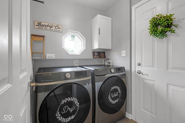 1015 E Killian Drive, Mooresville, IN 46158