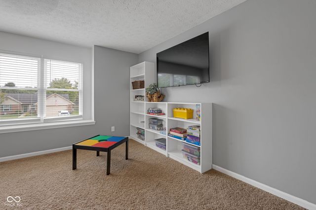 1015 E Killian Drive, Mooresville, IN 46158