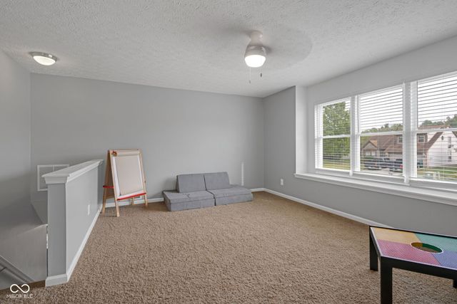 1015 E Killian Drive, Mooresville, IN 46158