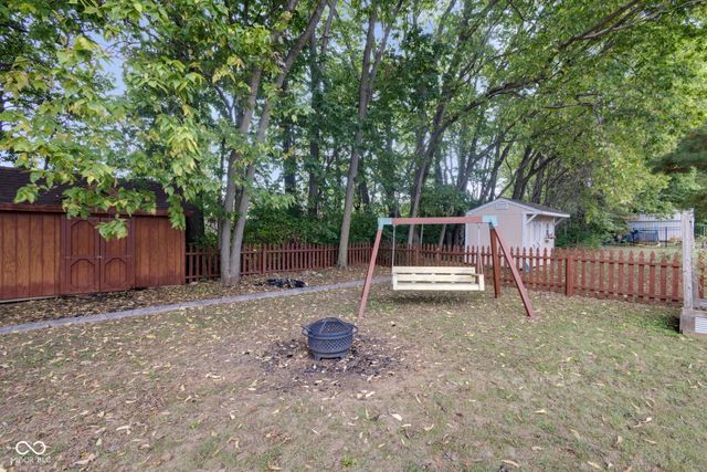 1015 E Killian Drive, Mooresville, IN 46158