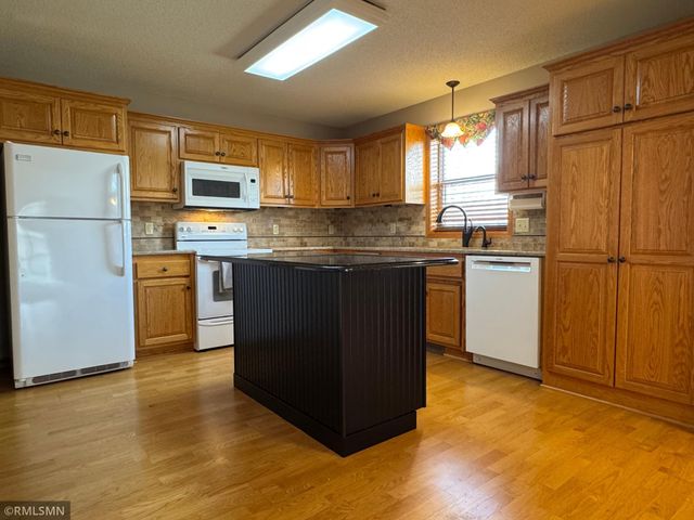 12757 Ferrara Avenue N, Hugo, MN 55038