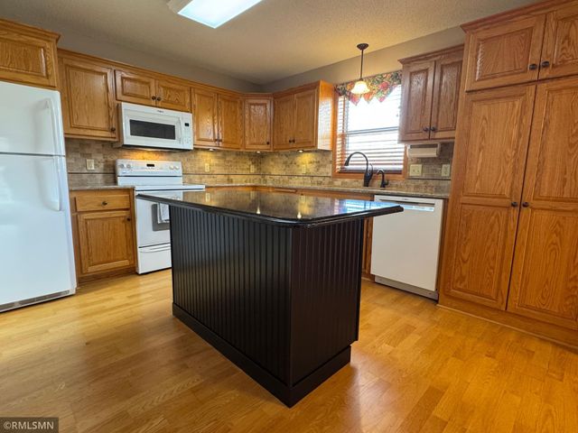 12757 Ferrara Avenue N, Hugo, MN 55038