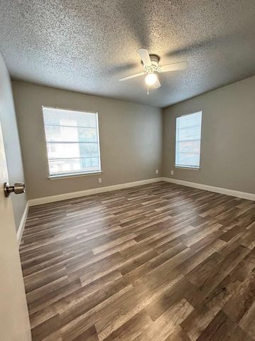 3741 Bonnie Drive D, Fort Worth, TX 76116