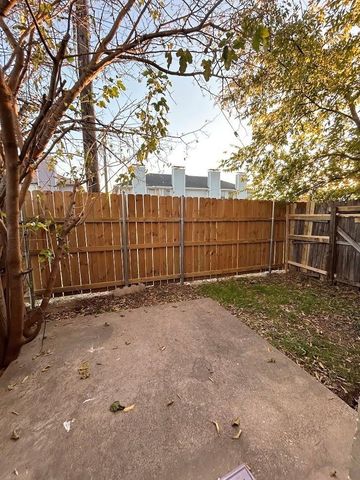 3741 Bonnie Drive D, Fort Worth, TX 76116