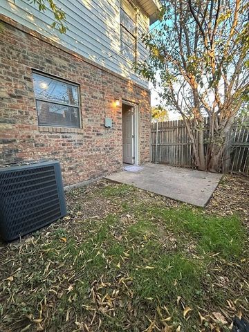 3741 Bonnie Drive D, Fort Worth, TX 76116