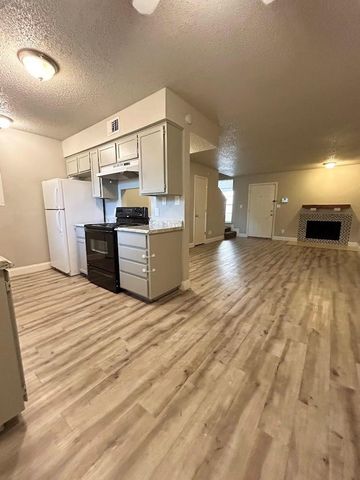 3741 Bonnie Drive D, Fort Worth, TX 76116