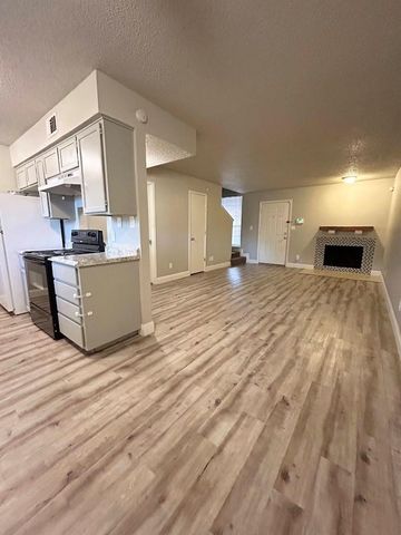 3741 Bonnie Drive D, Fort Worth, TX 76116