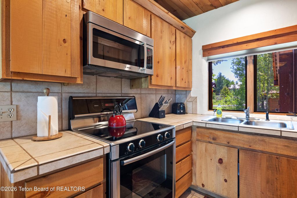 1668 N EAST BUTTE 3146-47, Jackson, WY 83001 photo 8