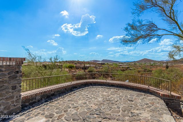 2439 W DONATELLO Drive 16, Phoenix, AZ 85086