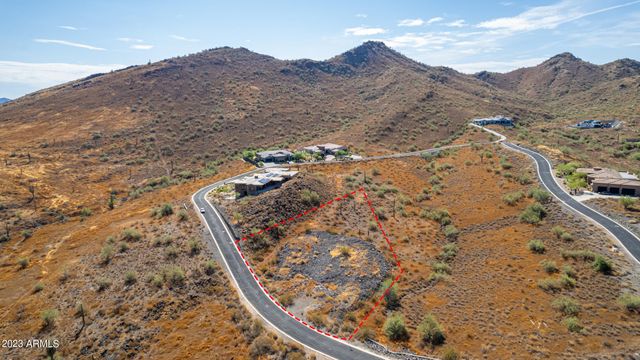 2439 W DONATELLO Drive 16, Phoenix, AZ 85086