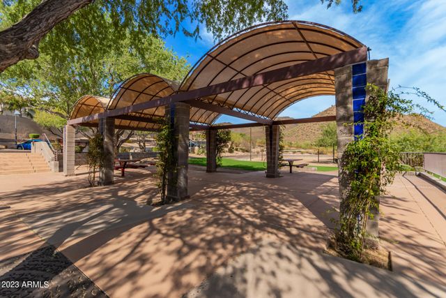 2439 W DONATELLO Drive 16, Phoenix, AZ 85086