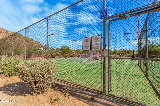 2439 W DONATELLO Drive 16, Phoenix, AZ 85086