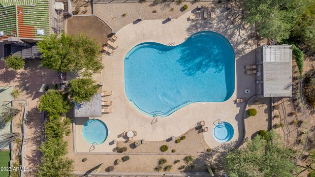 2439 W DONATELLO Drive 16, Phoenix, AZ 85086