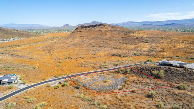 2439 W DONATELLO Drive 16, Phoenix, AZ 85086