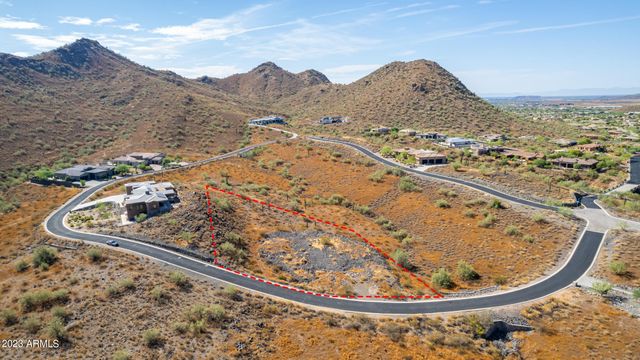 2439 W DONATELLO Drive 16, Phoenix, AZ 85086