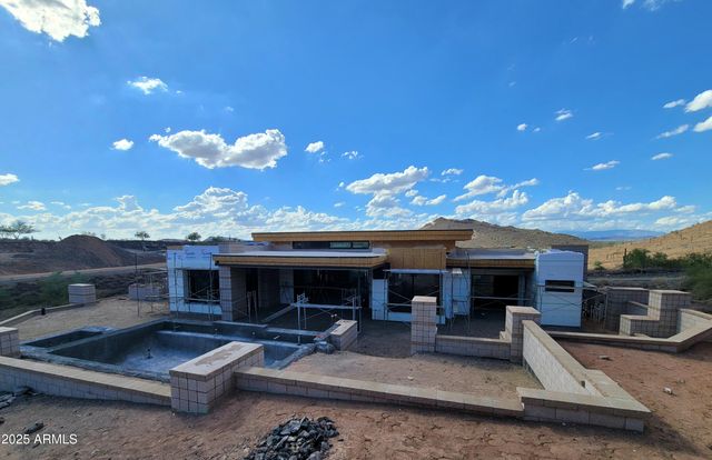 2439 W DONATELLO Drive 16, Phoenix, AZ 85086