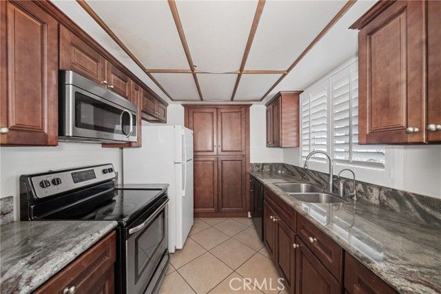 230 S Madison Ave 207, Pasadena, CA 91101