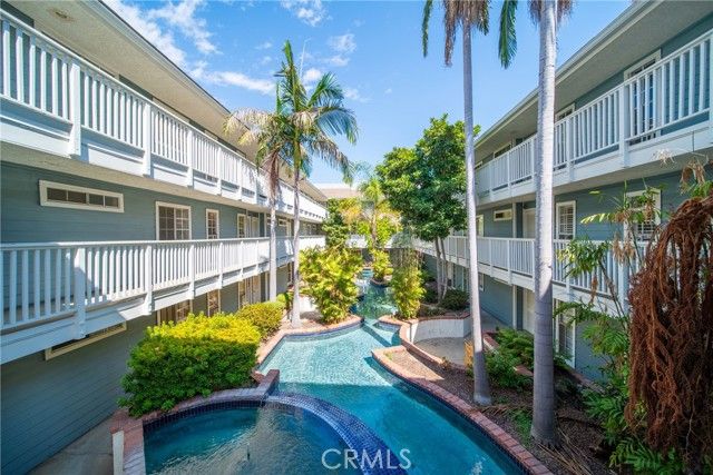 230 S Madison Ave 207, Pasadena, CA 91101