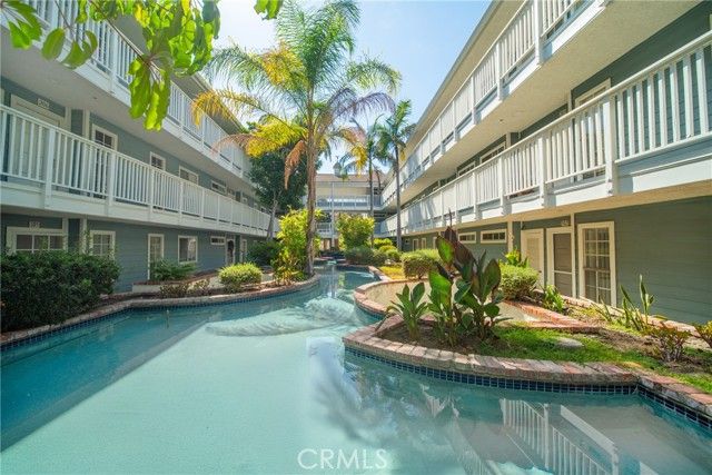 230 S Madison Ave 207, Pasadena, CA 91101