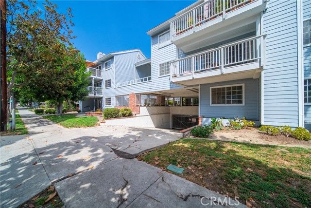 230 S Madison Ave 207, Pasadena, CA 91101