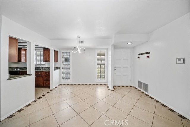 230 S Madison Ave 207, Pasadena, CA 91101